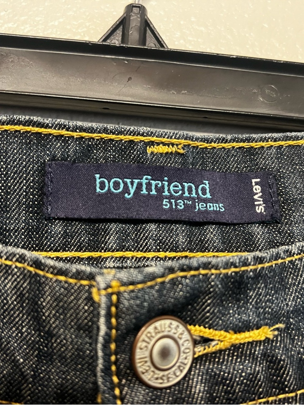 Levi's Boyfriend Rolled Hem Dark Blue Jean Shorts Embroidered Star Detail Size 7 - Picture 3 of 6